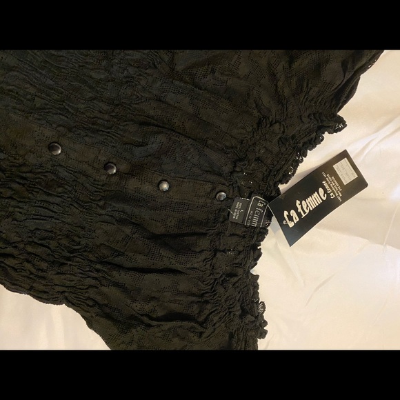 Black lace top women - Picture 2 of 3